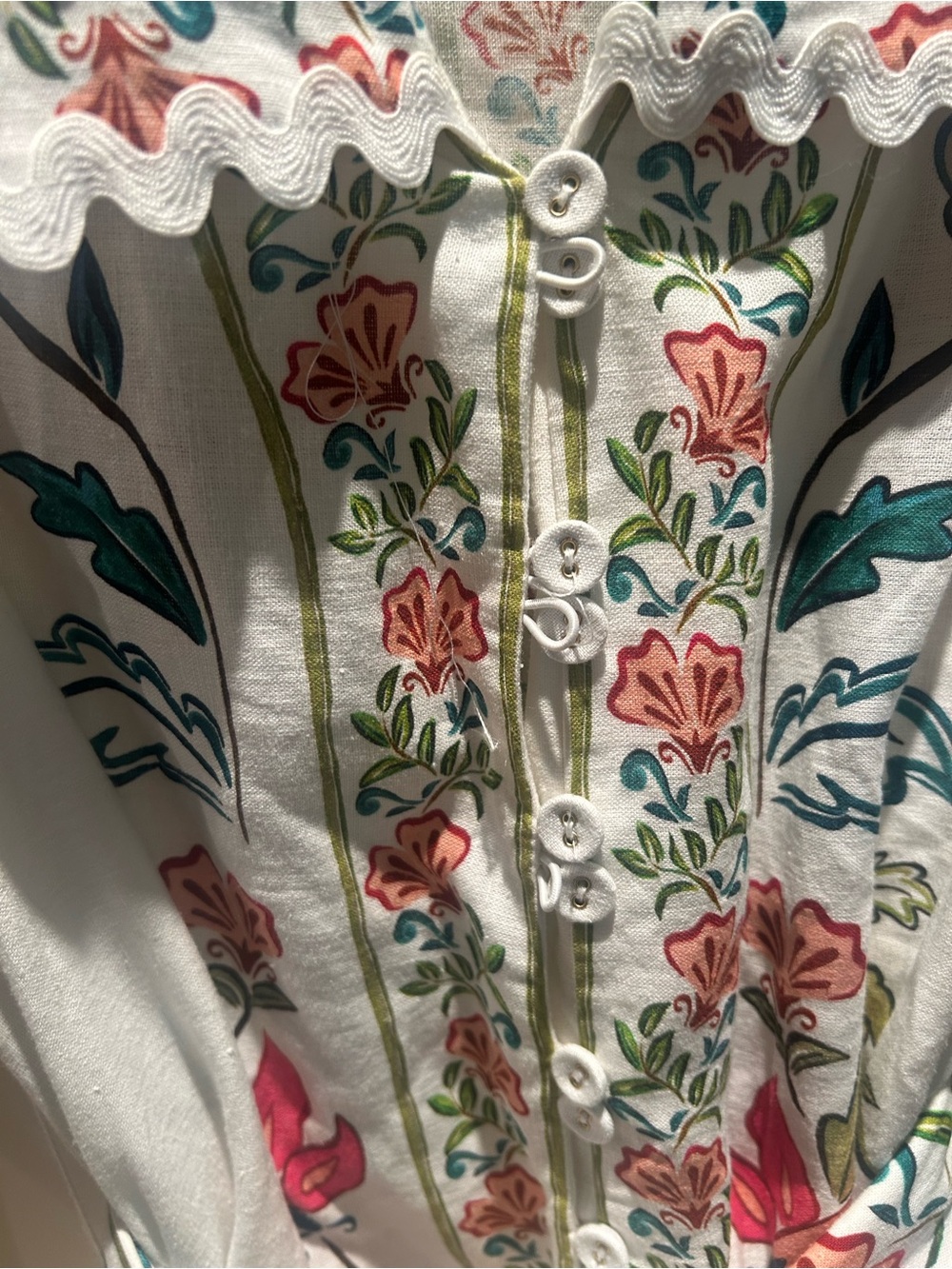 Farm Rio short romper- Embroidered White Floral with Belt - Picture 3 of 6